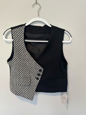 Commense Black Vest with Black-and-White Tweed Panel